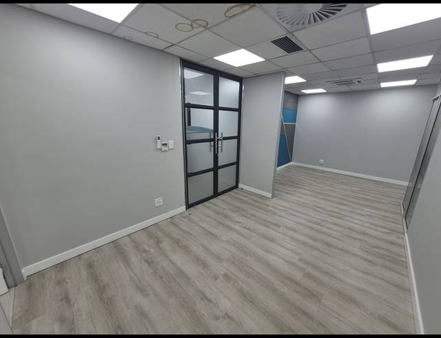 135M² OFFICE TO LET IN SUNNINGHILL